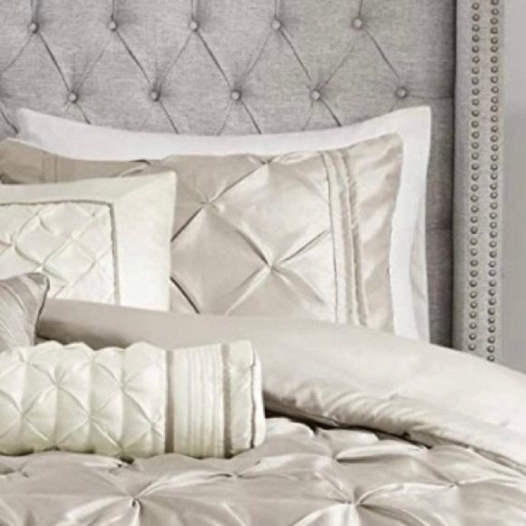 Madison Park Laurel Tufted Pleated Pillow Sham - Picture 3 of 12